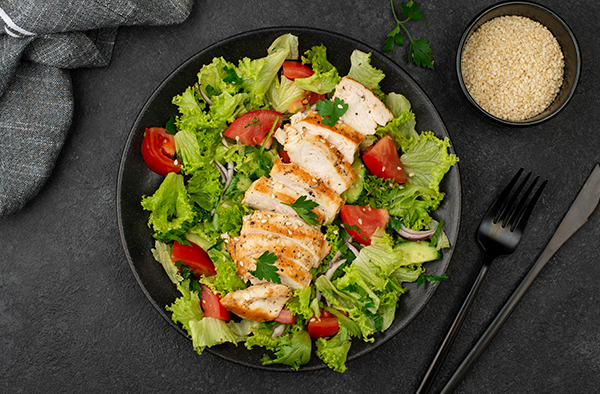 salada de frango